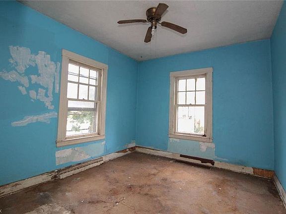 3rd image of 1648 Manhattan Ave