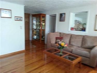4th image of 3118 Pittsburgh Ave