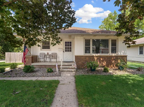 704 E School St, Owatonna, MN 55060