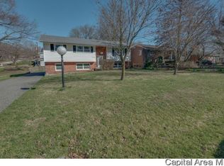 117 Willow Rd, Rochester, IL 62563