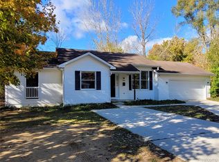 10168 Ogemaw Ct, Pinckney, MI 48169