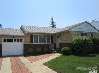 36 Rhode Island Ave, Massapequa, NY 11758
