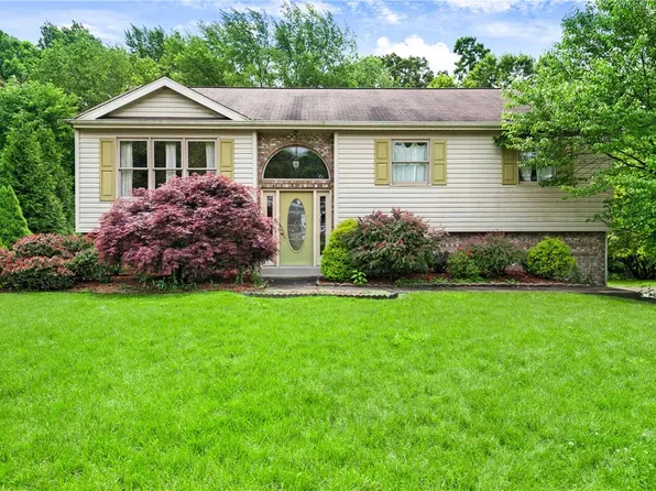 230 Whitehaven Dr, Gibsonia, PA 15044