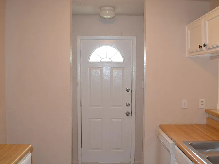 1520 Pebblewood Dr — Photo 7