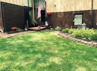 4703 Greenbriar Ln, Lorain, OH 44053