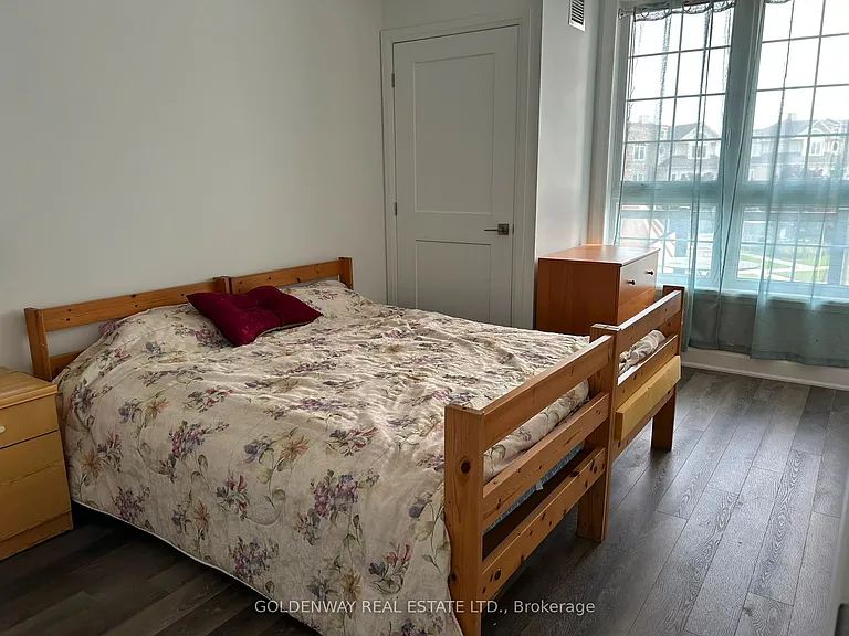 50 Lakebreeze Dr #307 — Photo 8