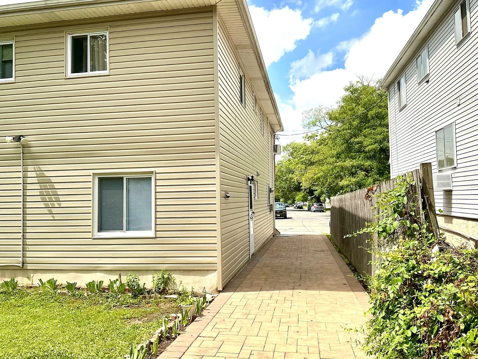 1 bed, 1.0 bath, $2,200 — Photo 3