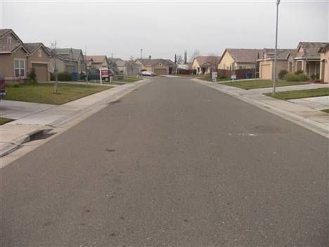 3rd image of 470 Summer Garden Way