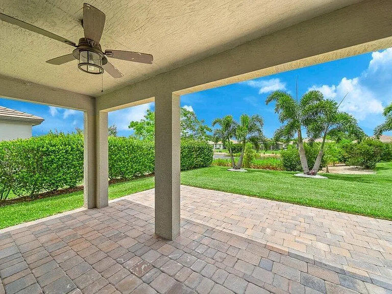 3521 SW Blackberry Ln — Photo 23
