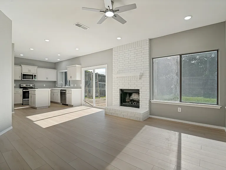 2700 Cornell Dr — Photo 7