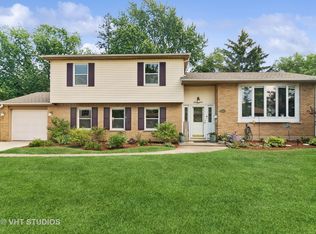 1501 E Dorothy Dr, Palatine, IL 60074