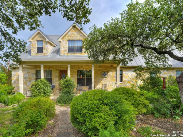 853 county road 2801, Mico, TX 78056