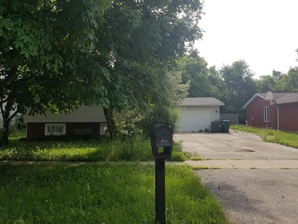 1st image of 909 Lorelei Dr