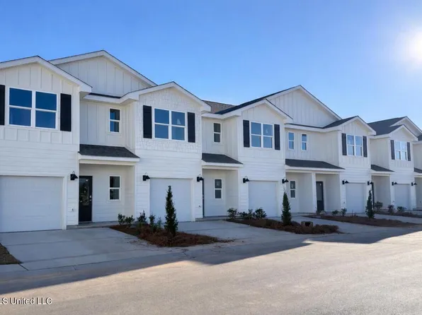 137 Harper Grove Cir, Ocean Springs, MS 39564