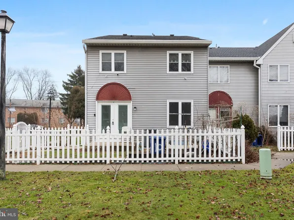 700 Olive St Unit 10, Florence, NJ 08518