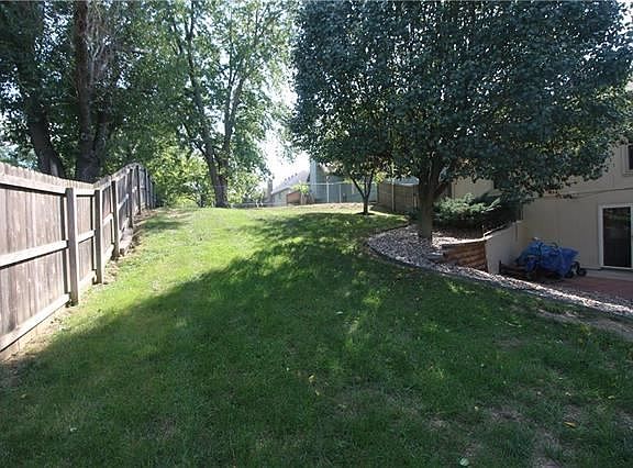 4th image of 5629 N Mayview Ave