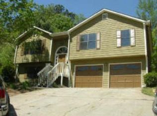 4264 Falcon Crest Dr, Flowery Branch, GA 30542