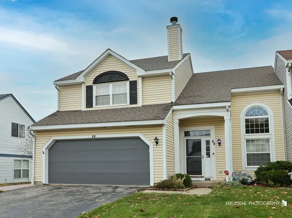 88 E Rosewood Ln, Round Lake Beach, IL 60073