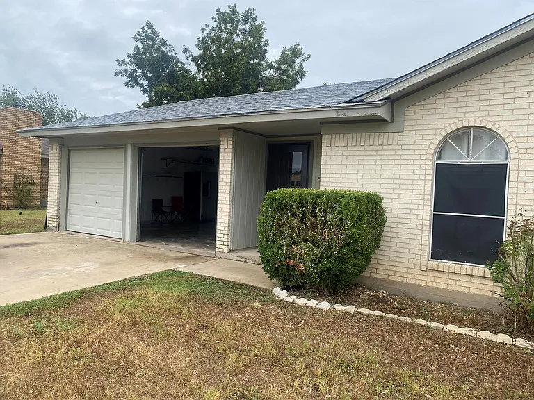 1806 Sierra Dr — Photo 12