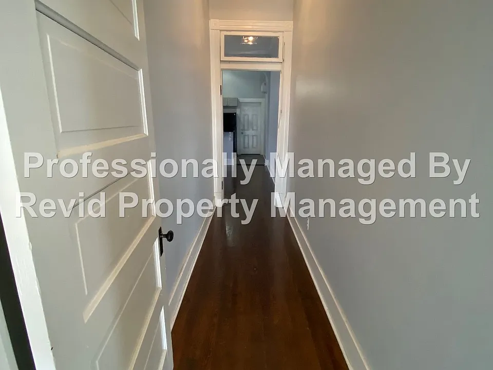 1640 Monroe