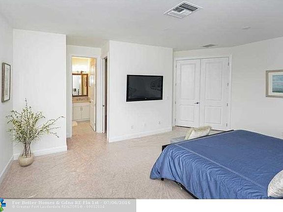 3rd image of 610 SW 15th St #B