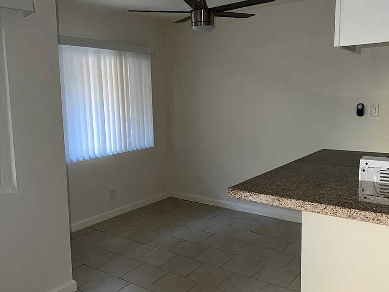 5738 Whitsett Ave. — Photo 11