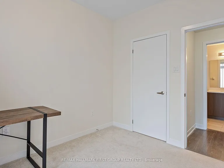60 Orchid Place Dr #8 — Photo 17