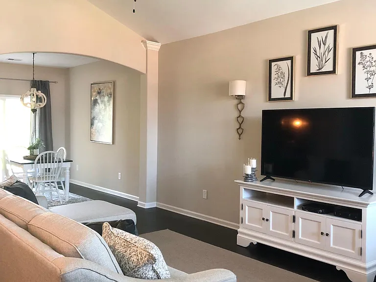 648 Ivywood Pl — Photo 3