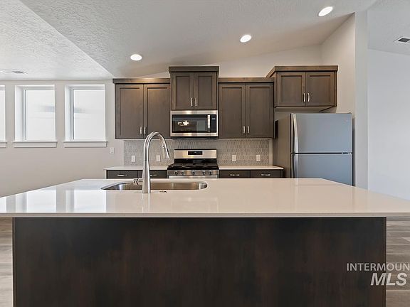 5th image of 212 W Radiant Ridge Dr