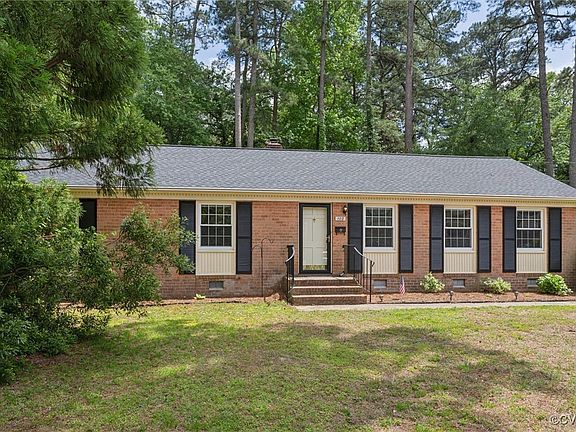 2nd image of 102 Thomas Nelson Ln