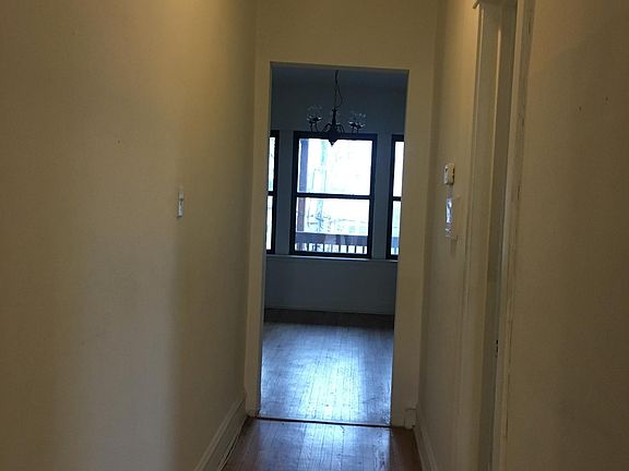 3rd image of 4611 N Western Ave #3A