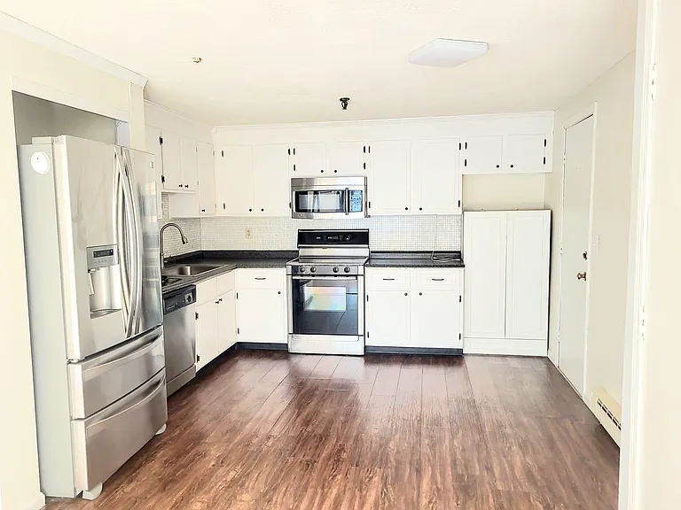52 Swanson Ct #32B — Photo 3