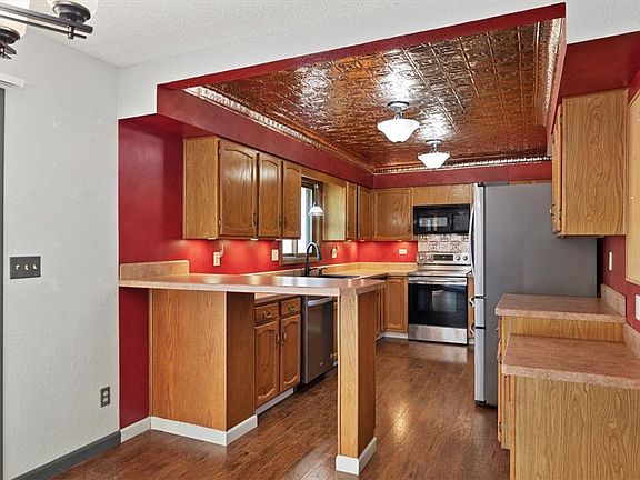 2nd image of 521 Pinon Dr