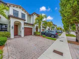 8877 NW 103rd Ave, Doral, FL 33178