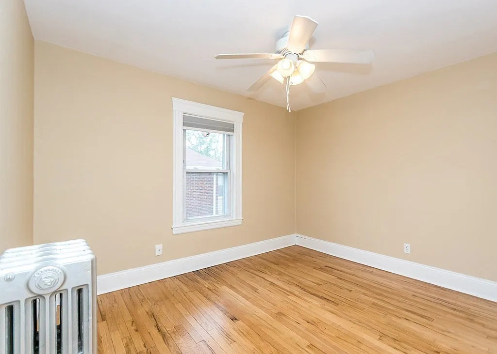 3 bed, 1250 sqft, $3,000 — Photo 4
