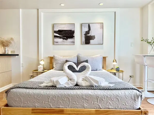 364 Seaside Ave APT 1107, Honolulu, HI 96815