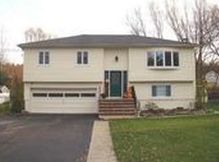 19 Southern Ln, Warwick, NY 10990