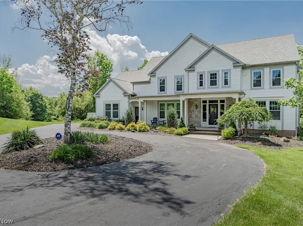 1466 Bell Rd, Chagrin Falls, OH 44022