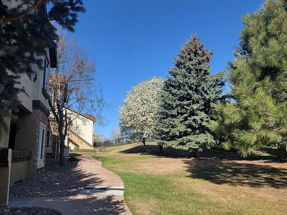 Common Area/Sidewalk