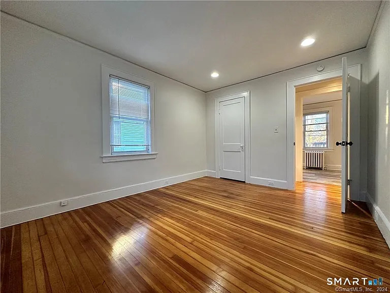 18 Cold Spring Rd — Photo 13