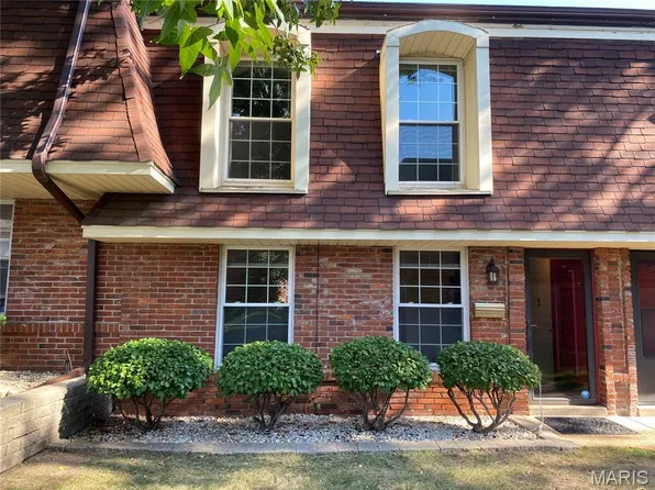 4374 Forest De Ville Dr, Saint Louis, MO 63129