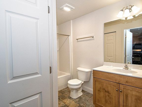 Bathroom (Please note: Photos are of similar unit.)