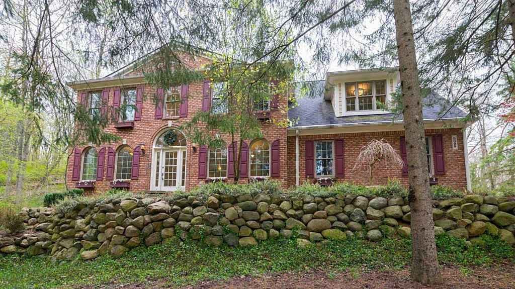 8099 Alta Vista Dr photo 1