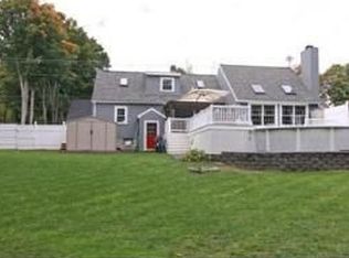 14 Pleasant St, Merrimac, MA 01860