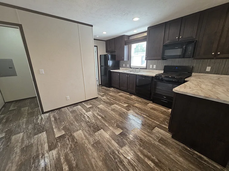 700 W Ridgeway Ave #233 — Photo 4