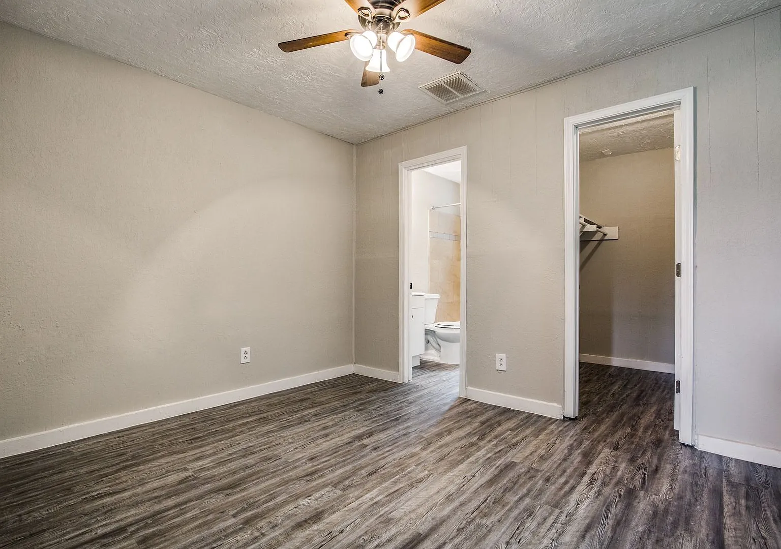 4820 Oak Ave — Photo 1
