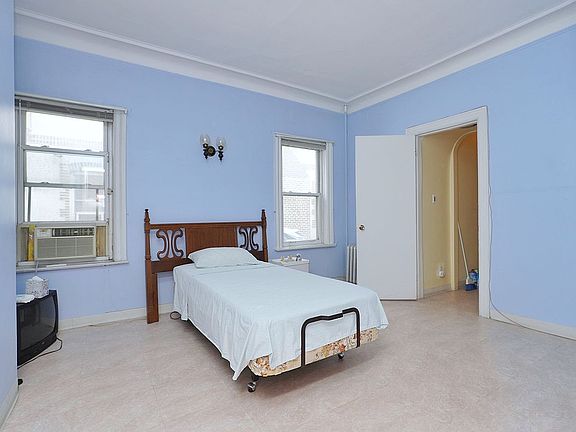 5th image of 8018 21st Ave