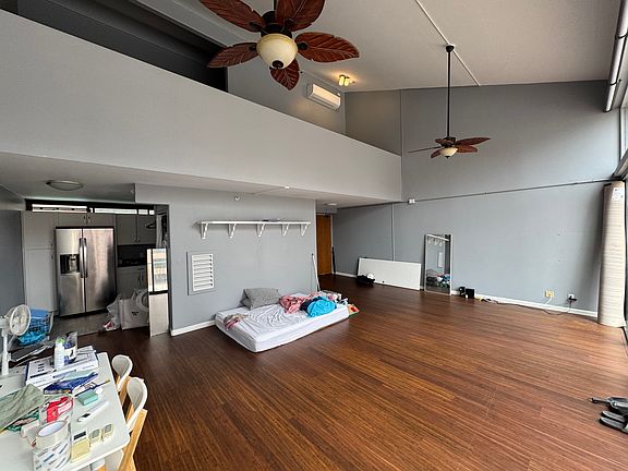 2nd image of 1088 Bishop St APT 1215