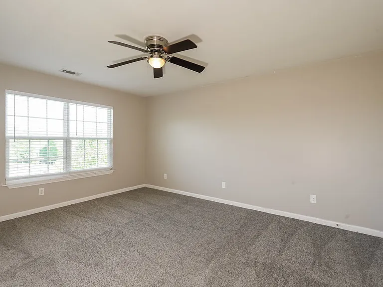 122 Village Pkwy — Photo 12
