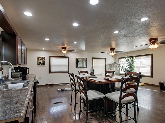 3rd image of 5115 W Paradise Ln